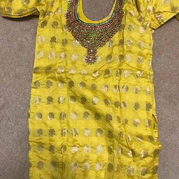 Beautiful kurta - Picture 2 of 2